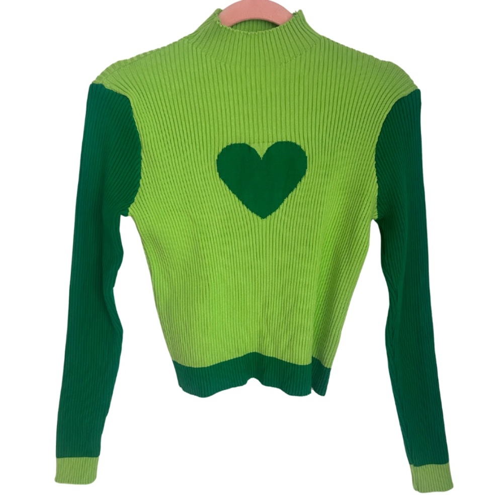 Small Green Lucky Charm Heart fitted knit shirt
